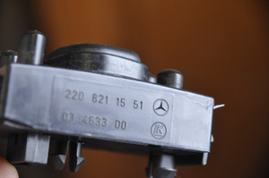 4) DD Mercedes Benz OEM 2208211551 Side Mirror Adjust Switch (USED) LK 04463300 Fits: S500 2003 W220 & Other Listed Vehicles Euro All Parts 4) DD Mercedes Benz OEM 2208211551 Side Mirror Adjust Switch (USED) LK 04463300 Fits: S500 2003 W220 & Other Listed Vehicles Euro All Parts