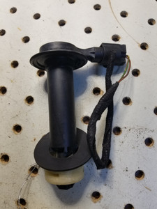 1) BMW OEM 34326756226 Brake Reservoir Cap (USED) Fits: 530i 2001 E39 & Other Listed Vehicles Euro All Parts 1) BMW OEM 34326756226 Brake Reservoir Cap (USED) Fits: 530i 2001 E39 & Other Listed Vehicles Euro All Parts