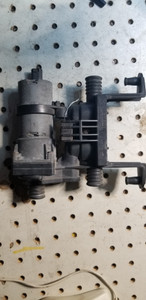 0) BMW OEM 64118368462 64118374994 Water Pump only (USED) Fits: 740iL 2000 E38 & Other Listed Vehicles Euro All Parts 0) BMW OEM 64118368462 64118374994 Water Pump only (USED) Fits: 740iL 2000 E38 & Other Listed Vehicles Euro All Parts