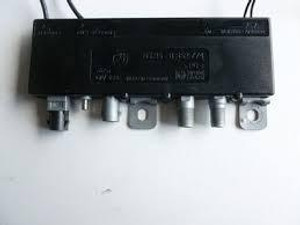 1) BMW OEM 65258352774 ANTENNAE Trap Circuit (USED) Fits: 528i 1997 E39 & Other Listed Vehicles Euro All Parts 1) BMW OEM 65258352774 ANTENNAE Trap Circuit (USED) Fits: 528i 1997 E39 & Other Listed Vehicles Euro All Parts