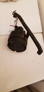 Mercedes Benz OEM 000-140-37-85 Used Emission control air pump Pierburg V8 2003 S430 S500 G500 ML500 E500 CL500 Mercedes Benz OEM 000-140-37-85 Used Emission control air pump Pierburg V8 2003 S430 S500 G500 ML500 E500 CL500