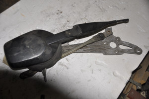 1) DD Mercedes Benz OEM 390241410 Used Wiper Motor Transmission & Linkage w/motor Behr w124 400e 300e Euro All Parts 1) DD Mercedes Benz OEM 390241410 Used Wiper Motor Transmission & Linkage w/motor Behr w124 400e 300e Euro All Parts