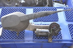 1) DD Mercedes Benz 1248201242 OEM 124-820-12-42 Used Wiper Motor Transmission & Linkage w/motor Behr w208 1999 CLK320 Euro All Parts 1) DD Mercedes Benz 1248201242 OEM 124-820-12-42 Used Wiper Motor Transmission & Linkage w/motor Behr w208 1999 CLK320 Euro All Parts