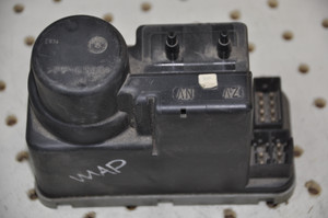 1) DD-13 Mercedes Benz 2028001248 Used DOOR LOCKING VACUUM PUMP From: W202 C280 1999 FITS: W202 Euro All Parts