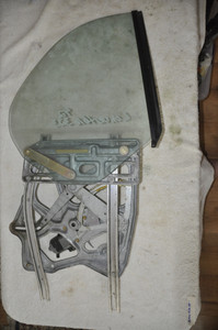 0) DD-2 BMW OEM 51361933504 GLASS POWER WINDOW ASSEMBLY CONVERTIBLE From: E30 318I 325I 1992 CONVERTIBLE REAR RIGHT E30 Euro All Parts 0) DD-2 BMW OEM 51361933504 GLASS POWER WINDOW ASSEMBLY CONVERTIBLE From: E30 318I 325I 1992 CONVERTIBLE REAR RIGHT E30 Euro All Parts
