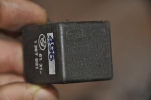 10) DH-13 BMW OEM 61311367001 61311371909 61.31-1367001 TURN SIGNAL RELAY HELLA TBB73 DOT 40B 003 750-27 2(4)x21w + 0 5w 12v From: E30 E28 E24 1500-2000cs E30 E28 E24 1500-2000cs Euro All Parts 10) DH-13 BMW OEM 61311367001 61311371909 61.31-1367001 TURN SIGNAL RELAY HELLA TBB73 DOT 40B 003 750-27 2(4)x21w + 0 5w 12v From: E30 E28 E24 1500-2000cs E30 E28 E24 1500-2000cs Euro All Parts