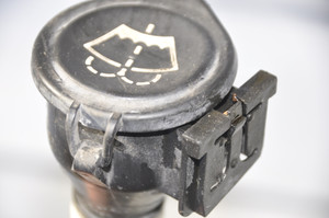 1) DH-33 BMW 12907584146 OEM Used E-BOX MODULE BOX ENGINE COMPARTMENT From: 2008 e90 328xi 12-90-7-584-146 12907584146 Euro All Parts