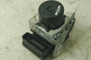1) DH -3 BMW 34506777161 OEM Used DSC ABS PUMP w-MODULE ENGINE BAY TESTED ASSEMBLY Ate 10.0210-0102.4 From: July 2007 e92 328i space-grey metallic N52 6 cyl RWD Automatic Fits: 328i & other listed vehicles 21240833518073 Euro All Parts 1) DH -3 BMW 34506777161 OEM Used DSC ABS PUMP w-MODULE ENGINE BAY TESTED ASSEMBLY Ate 10.0210-0102.4 From: July 2007 e92 328i space-grey metallic N52 6 cyl RWD Automatic Fits: 328i & other listed vehicles 21240833518073 Euro All Parts