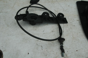 1) DH -17 BMW 51437008933 OEM Used HOOD LEVER DRIVER FOOTWELL TESTED -ASSEMBLY LEVER CABLE BACKER PLATE 51437025029 From: MAY 28TH 2019 E75 530i SEDAN SILVER TITAN-SILBER M54 3.0L RWD Fits: 530i 223399 10 GE Euro All Parts 1) DH -17 BMW 51437008933 OEM Used HOOD LEVER DRIVER FOOTWELL TESTED -ASSEMBLY LEVER CABLE BACKER PLATE 51437025029 From: MAY 28TH 2019 E75 530i SEDAN SILVER TITAN-SILBER M54 3.0L RWD Fits: 530i 223399 10 GE Euro All Parts