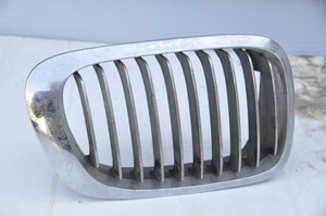 1) DH-21 BMW (USED) 51138208686 R 5113-70305480 51-13-7-064-318 CHROME FACED RIGHT GRILL 5113 7042964 9 GERHARDI 51137072130 R 511370305500 FITS 2001-2006 COUPE CONVERTIBLE Euro All Parts