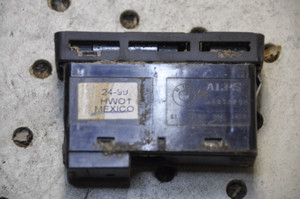 1) DH -25 BMW 61318368920 OEM Used DOOR LOCK & HAZARD SWITCH CONSOLE ALPS 61-31-8-368-920 fits: E53 E85 61.31-8 368 920 Euro All Parts