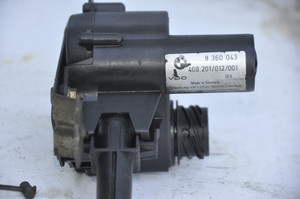 BMW 65718360043 OEM Used CRUISE CONTROL ACTUATOR ENGINE BAY VDO 408.201-012-001 From: 1995 E36 318i Fits: E36 & other listed vehicles 8360043