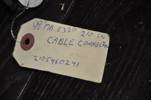1) DH-32 MERCEDES-BENZ 2105460241 OEM Used Cable Connector 210-546-02-41 From: 1998 E320 W210 Euro All Parts 1) DH-32 MERCEDES-BENZ 2105460241 OEM Used Cable Connector 210-546-02-41 From: 1998 E320 W210 Euro All Parts