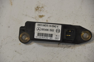 1) DH-34 Mercedes-Benz 001-820-44-26 OEM Used SIDE IMPACT SENSOR BOSCH 005496 956 0018204426 [03] 057 From: MERCEDES BENZ (C209) CLK320 2004 M112