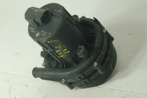 1) DH -4 BMW 11727553056 OEM Used SECONDARY AIR-POLLUTION PUMP ENGINE BAY TESTED PIERBURG 11-72-7-553-056 From: 1999 BMW E46 323i M52 M54 Fits: 323i & other listed vehicles 11.72 1715293 Euro All Parts 1) DH -4 BMW 11727553056 OEM Used SECONDARY AIR-POLLUTION PUMP ENGINE BAY TESTED PIERBURG 11-72-7-553-056 From: 1999 BMW E46 323i M52 M54 Fits: 323i & other listed vehicles 11.72 1715293 Euro All Parts
