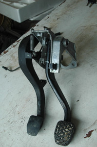 1) DH -45 BMW 35006762926 OEM Used BRAKE CLUTCH PEDAL DRIVER FOOTWELL TESTED w-MASTER CYLINDER w-SWITCH 35006762926 w-35006878300 CIMOS SLOVEN ALSi9Cu3 From: July 2007 e92 328i Euro All Parts 1) DH -45 BMW 35006762926 OEM Used BRAKE CLUTCH PEDAL DRIVER FOOTWELL TESTED w-MASTER CYLINDER w-SWITCH 35006762926 w-35006878300 CIMOS SLOVEN ALSi9Cu3 From: July 2007 e92 328i Euro All Parts