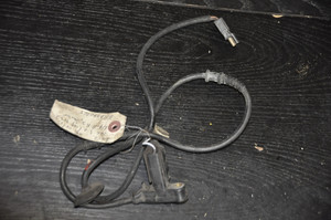 0) DH-47 MERCEDES-BENZ 1245401617 OEM Used ABS SPEED SENSOR LEFT FRONT 124-540-16-17 From: W124 300CE 1988 Euro All Parts 0) DH-47 MERCEDES-BENZ 1245401617 OEM Used ABS SPEED SENSOR LEFT FRONT 124-540-16-17 From: W124 300CE 1988 Euro All Parts