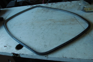 1) DH -86 BMW 54108036477 OEM Used Seal SUNROOF INTERIOR FELT From: July 2007 e92 328i space-grey metallic N52 6 cyl RWD Automatic Fits: 328i & other listed vehicles 54-10-8-036-477 Euro All Parts