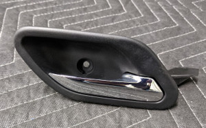 0) BMW OEM 51218125514 USED INTERIOR DOOR HANDLE RIGHT FRONT 740I 97 E38 5 Series Euro All Parts 0) BMW OEM 51218125514 USED INTERIOR DOOR HANDLE RIGHT FRONT 740I 97 E38 5 Series Euro All Parts