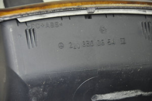 1) Mercedes Benz OEM 2208300654 USED REAR CNTR AIR VENT WOOD GRAIN & BLACK 2003 S500 W220 220-830-06-54-7213 220-830-06-54-7208 Fits: W220 S500 2003 & other listed vehicles Euro All Parts