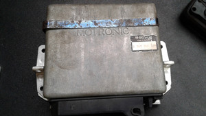 1) C BOSCH B261200504 USED EML Controller B 261 200 504 BMW 12711733601 OEM 750 1989 Motronic 12 cyl m70 Euro All Parts
