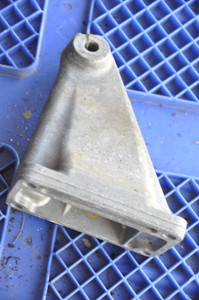 1) DD-8 Mercedes-Benz 1122232104 OEM (112-223-21-04) (USED) ENGINE MOUNT RIGHT FITS: 2001-2006 V6 VEHICLES LISTED Euro All Parts 1) DD-8 Mercedes-Benz 1122232104 OEM (112-223-21-04) (USED) ENGINE MOUNT RIGHT FITS: 2001-2006 V6 VEHICLES LISTED Euro All Parts