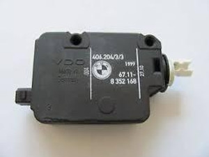 1) DD BMW 67.11-8352168 OEM 67-11-6-987-625 (USED) 67118352168 Filler flap actuator E39 SEADN OR WAGON Euro All Parts