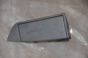 1) DD BMW 8135859 OEM 51418182773 51-41-8-182-773 (USED) COINBOX GRAY E36 Euro All Parts 1) DD BMW 8135859 OEM 51418182773 51-41-8-182-773 (USED) COINBOX GRAY E36 Euro All Parts
