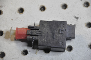 1) DD BMW OEM 8360420 61318360420 (USED) BRAKE LIGHT SWITCH WITH 2 Pin Connector E30 E36 E28 E34 E24 E32 3.0CLS Euro All Parts