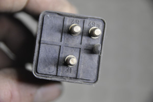 0) DD Mercedes Benz 0008210963 OEM 000-821-10-63 USED signal & hazard flasher RELAY SWF 896761 1985-1989 S-CLASS Euro All Parts 0) DD Mercedes Benz 0008210963 OEM 000-821-10-63 USED signal & hazard flasher RELAY SWF 896761 1985-1989 S-CLASS Euro All Parts