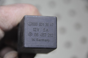 1) DD Mercedes Benz 0008213647 OEM USED Seat Adjustment Relay SWF 08467212 W126 Euro All Parts 1) DD Mercedes Benz 0008213647 OEM USED Seat Adjustment Relay SWF 08467212 W126 Euro All Parts