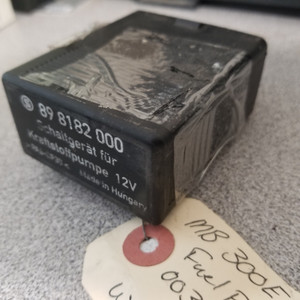 1) DD MERCEDES-BENZ 0035452405 OEM 003-545-24-05 (used) FUEL PUMP RELAY SWF 898182000 1989 W124 300E Euro All Parts 1) DD MERCEDES-BENZ 0035452405 OEM 003-545-24-05 (used) FUEL PUMP RELAY SWF 898182000 1989 W124 300E Euro All Parts