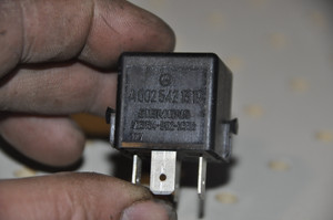 17) DD Mercedes Benz A0025421319 OEM 002-542-13-19-05 000-982-80-23 USED BLACK 4-FLAT PRONG RELAY SIEMENS V23134B52X336 Euro All Parts 17) DD Mercedes Benz A0025421319 OEM 002-542-13-19-05 000-982-80-23 USED BLACK 4-FLAT PRONG RELAY SIEMENS V23134B52X336 Euro All Parts