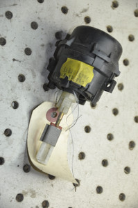 1) DD Mercedes Benz 9063100055 Used OEM Vacuum Operated HVAC / Door Lock Controller Behr Fits: w201 All Models & other listed vehicles Euro All Parts 1) DD Mercedes Benz 9063100055 Used OEM Vacuum Operated HVAC / Door Lock Controller Behr Fits: w201 All Models & other listed vehicles Euro All Parts