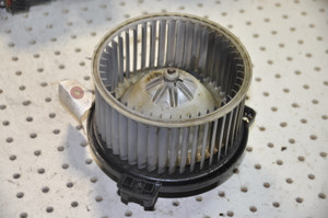 1) DD Mercedes Benz 163-820-21-42 Used OEM BLOWER MOTOR 194000-7052 11T14 From: 1997 W163 ML320 Euro All Parts 1) DD Mercedes Benz 163-820-21-42 Used OEM BLOWER MOTOR 194000-7052 11T14 From: 1997 W163 ML320 Euro All Parts