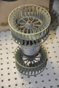 1) DD Mercedes Benz 201-820-06-42 Used OEM BLOWER MOTOR BOSCH 180111109 Fits: 1982-1993 180 190 190E 190LE E201 & other listed vehicles Euro All Parts 1) DD Mercedes Benz 201-820-06-42 Used OEM BLOWER MOTOR BOSCH 180111109 Fits: 1982-1993 180 190 190E 190LE E201 & other listed vehicles Euro All Parts