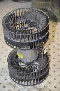 1) DD BMW 64118391809.9 Used OEM BLOWER MOTOR BEHR 9434250005 IHKA From: 1998 E38 740iL Euro All Parts 1) DD BMW 64118391809.9 Used OEM BLOWER MOTOR BEHR 9434250005 IHKA From: 1998 E38 740iL Euro All Parts