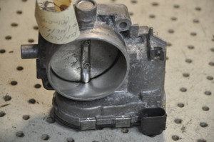 1) DD Mercedes Benz 113-141-01-25 Used OEM Throttle Body Behr 280750017 From: 2002 S500 W220 Fits: R500. S600. E350. E500. E430. S430. R350. C350. G500. S400. C230. Ml350. Ml450. Ml430. Ml500. Cl500 & other listed vehicles Euro All Parts 1) DD Mercedes Benz 113-141-01-25 Used OEM Throttle Body Behr 280750017 From: 2002 S500 W220 Fits: R500. S600. E350. E500. E430. S430. R350. C350. G500. S400. C230. Ml350. Ml450. Ml430. Ml500. Cl500 & other listed vehicles Euro All Parts