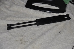 1) DD 18 BMW E46-FK Used OEM GAS HOOD SHOCKS 51238202688 51-23-8-202-688 Fits: E46 & other listed vehicles Euro All Parts 1) DD 18 BMW E46-FK Used OEM GAS HOOD SHOCKS 51238202688 51-23-8-202-688 Fits: E46 & other listed vehicles Euro All Parts
