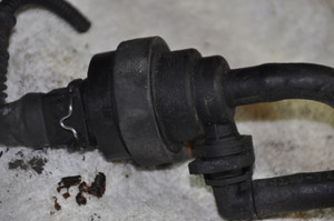 1) DD 18 BMW 13901748875 Used OEM FUEL BEATHER VALVE Fits: M52 E39 528I 540i Z3 & other listed vehicles Euro All Parts 1) DD 18 BMW 13901748875 Used OEM FUEL BEATHER VALVE Fits: M52 E39 528I 540i Z3 & other listed vehicles Euro All Parts