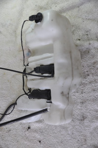 0) DD 28 BMW 8364941 Used OEM Reservoir Tank A 61678361441 61678379541 61677044896 Fits: E39 & other listed vehicles Euro All Parts