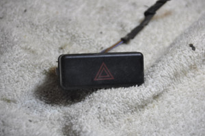 1) DD 36 BMW 8350947 Used OEM Hazard warning switch 61318350947 Fits: E38 E39 & other listed vehicles Euro All Parts 1) DD 36 BMW 8350947 Used OEM Hazard warning switch 61318350947 Fits: E38 E39 & other listed vehicles Euro All Parts