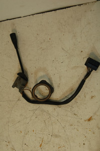 1) DH-22 BMW 1358810.3 (USED) 1361058 OEM 61311363650 61311358926 61311363653 61-31-1-363-653 WIPER SWITCH E21 1977-1983 WITH GROUND RING Euro All Parts 1) DH-22 BMW 1358810.3 (USED) 1361058 OEM 61311363650 61311358926 61311363653 61-31-1-363-653 WIPER SWITCH E21 1977-1983 WITH GROUND RING Euro All Parts