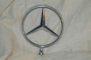 1) DH Mercedes Benz OEM 124-880-00-86-67 Used MEDALLION 124-880-00-86, 201-880-00-86 Fits: 1989 320E & other listed vehicles Euro All Parts 1) DH Mercedes Benz OEM 124-880-00-86-67 Used MEDALLION 124-880-00-86, 201-880-00-86 Fits: 1989 320E & other listed vehicles Euro All Parts