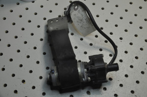 1) Mercedes Benz OEM 001-835-13-64 USED PUMP 1996 C280 W202 CIRCULATION Fits: W202 C280 1996 & other listed vehicles Euro All Parts 1) Mercedes Benz OEM 001-835-13-64 USED PUMP 1996 C280 W202 CIRCULATION Fits: W202 C280 1996 & other listed vehicles Euro All Parts