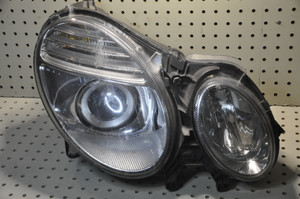 1) O Mercedes Benz OEM 163674-00 211-820-54-61-64 USED RIGHT HEAD LIGHT ASSEMBLY 02162592, 211-820-46-61, 211-820-54-61 11090913000613 211-820-54-61-64 Fits: E Class E2250 E2450 2007-2009 & other listed vehicles Euro All Parts 1) O Mercedes Benz OEM 163674-00 211-820-54-61-64 USED RIGHT HEAD LIGHT ASSEMBLY 02162592, 211-820-46-61, 211-820-54-61 11090913000613 211-820-54-61-64 Fits: E Class E2250 E2450 2007-2009 & other listed vehicles Euro All Parts