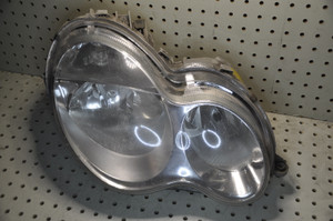 1) Mercedes Benz OEM A2038203661 203-820-40-59 USED RIGHT HEAD LIGHT ASSEMBLY AL 0302481006 1305235742 203-820-22-59 203-820-40-59 Fits: W203 C2130 C2180 C2220 C2250 2005-2007 & other listed vehicles Euro All Parts 1) Mercedes Benz OEM A2038203661 203-820-40-59 USED RIGHT HEAD LIGHT ASSEMBLY AL 0302481006 1305235742 203-820-22-59 203-820-40-59 Fits: W203 C2130 C2180 C2220 C2250 2005-2007 & other listed vehicles Euro All Parts