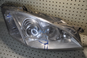 1) Mercedes Benz OEM 2218208261 USED LEFT HEAD LIGHT ASSEMBLY AL 1305235874 030249828692 Fits: W221 S-Class 2003 & other listed vehicles Euro All Parts 1) Mercedes Benz OEM 2218208261 USED LEFT HEAD LIGHT ASSEMBLY AL 1305235874 030249828692 Fits: W221 S-Class 2003 & other listed vehicles Euro All Parts