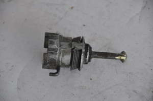 1) DH BMW OEM 51218245352 USED KEY CYLINDER CRADLE DRIVER DOOR E39 Euro All Parts 1) DH BMW OEM 51218245352 USED KEY CYLINDER CRADLE DRIVER DOOR E39 Euro All Parts