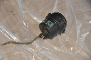 1) DD BMW 1363138.2 OEM 64111365114 (USED) VACUUM Actuator foot room flaps BEHR 90.681813005 E32 Euro All Parts 1) DD BMW 1363138.2 OEM 64111365114 (USED) VACUUM Actuator foot room flaps BEHR 90.681813005 E32 Euro All Parts
